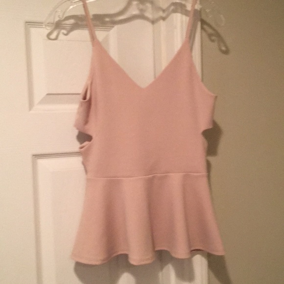 BEAUTIFUL cutout sides cami - Picture 3 of 5